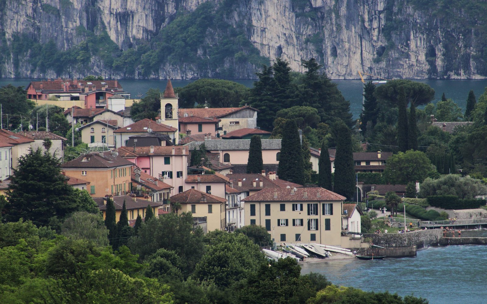 Abbadia Lariana: l'Anello a Lago tra borghi, chiese e lungolago