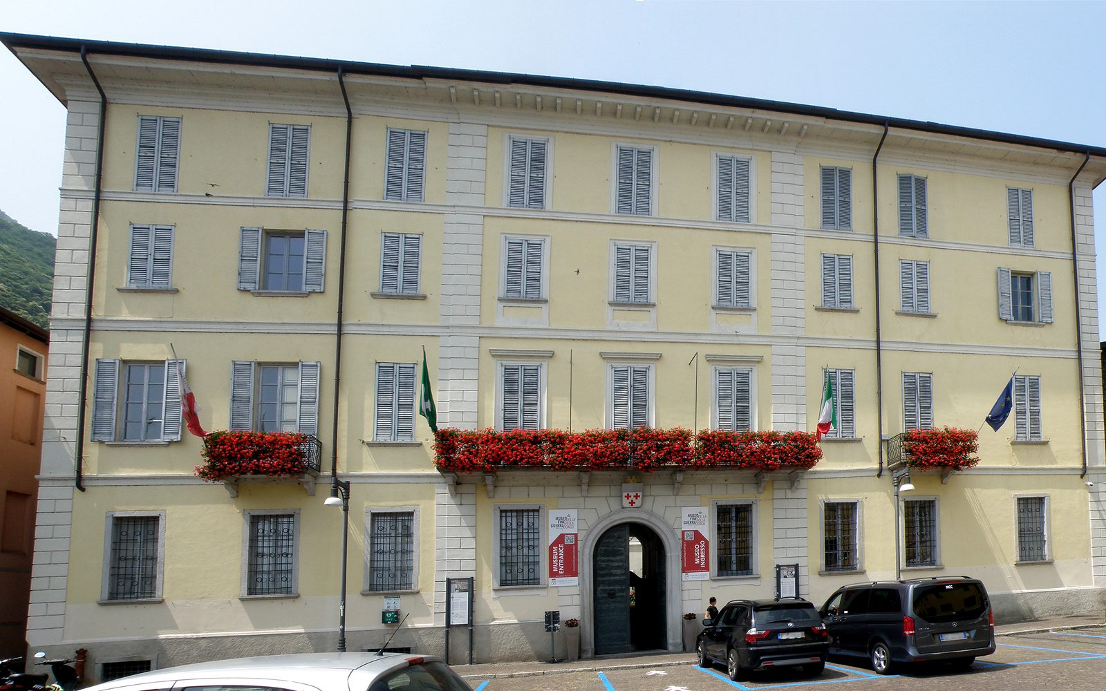 Dongo a piedi: Palazzo Manzi, Martinico e Santo Stefano